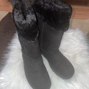 Women's Black Fur-Lined Boots